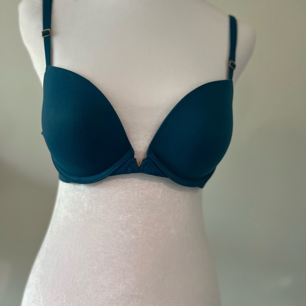 Victoria’s Secret Teal smooth lightly lined plunge Demi bra